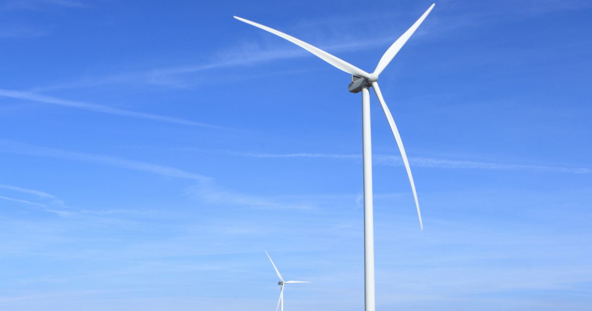 Investissements dans les énergies renouvelables : nette stagnation après une année record