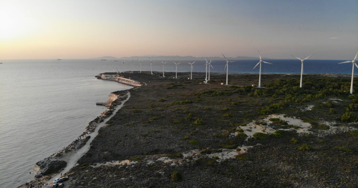 Déploiement d’une éolienne de 250 kW sur l’île de Sein : un levier concret de décarbonation locale