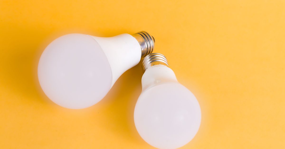 Éclairage LED en entreprise : leviers d’économies et soutiens financiers via les CEE