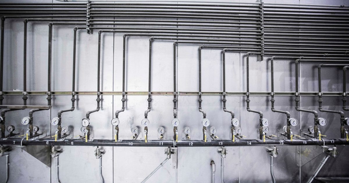 Comparer les fournisseurs de gaz professionnels en 2024 : critères et chiffres clés