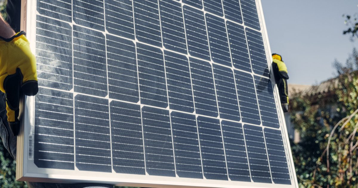 Recyclage intégral de l’argent dans les panneaux solaires : une avancée clé pour le photovoltaïque